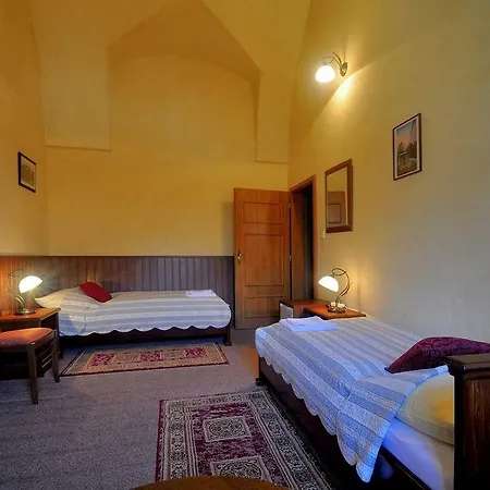 Zamek Cerveny Hradek Hotel Jirkov