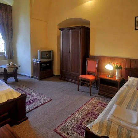 Zamek Cerveny Hradek Hotel Jirkov