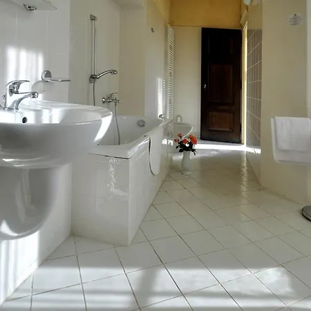 Zamek Cerveny Hradek Otel 3*