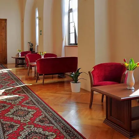 Zamek Cerveny Hradek Otel 3*