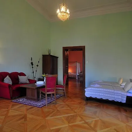 Zamek Cerveny Hradek Hotel 3*
