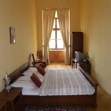 Szálloda Zamek Cerveny Hradek