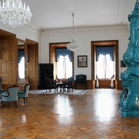 Otel Zamek Cerveny Hradek