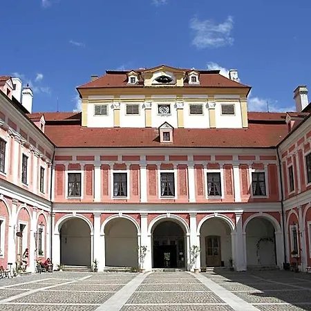 Zamek Cerveny Hradek Jirkov