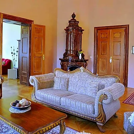 Zamek Cerveny Hradek فندق 3*