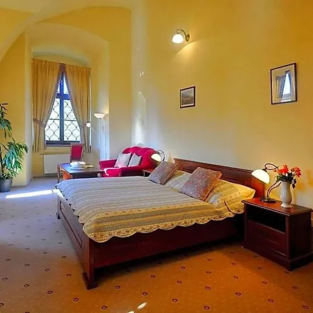 Zamek Cerveny Hradek Hotel