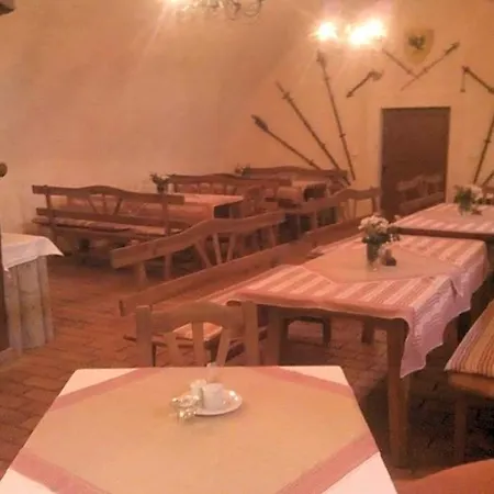 Zamek Cerveny Hradek Jirkov