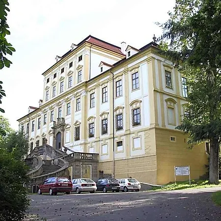 Zamek Cerveny Hradek 3*