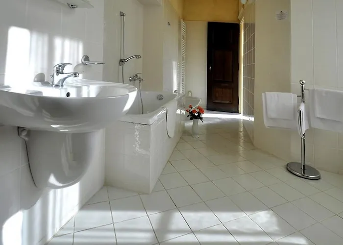 Zamek Cerveny Hradek Otel 3*