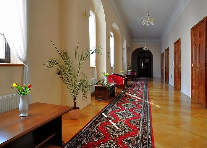 Zamek Cerveny Hradek 3* Jirkov