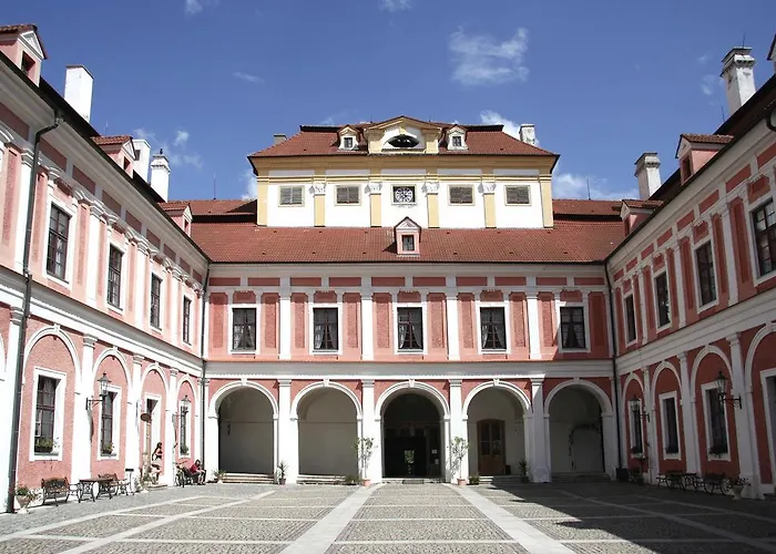 Zamek Cerveny Hradek Jirkov