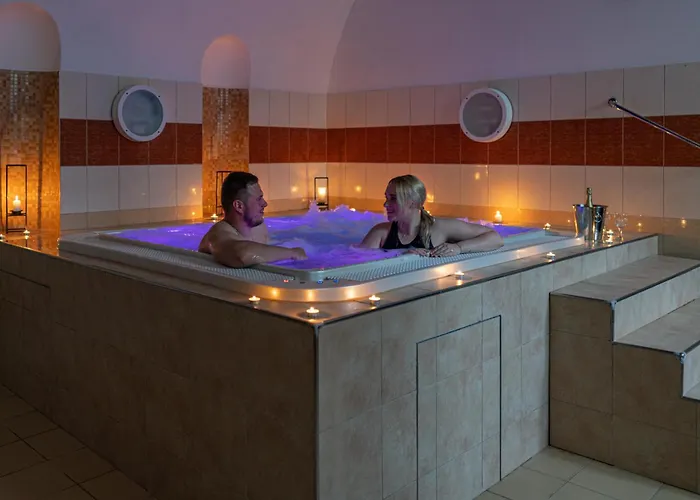 Zamek Cerveny Hradek Otel